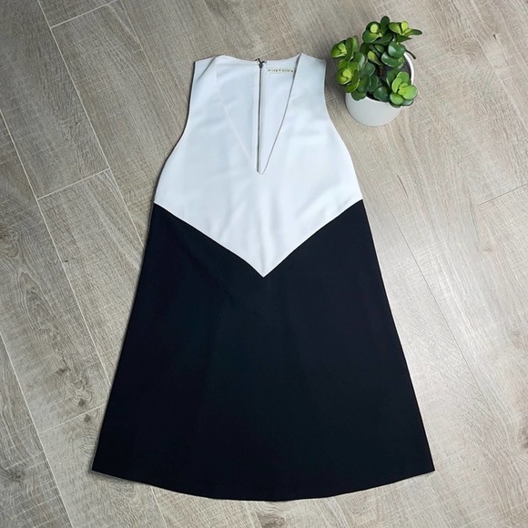 ALICE & OLIVIA Maya Colorblock Racerback Black White Deep V Sleeveless Dress - Picture 3 of 12